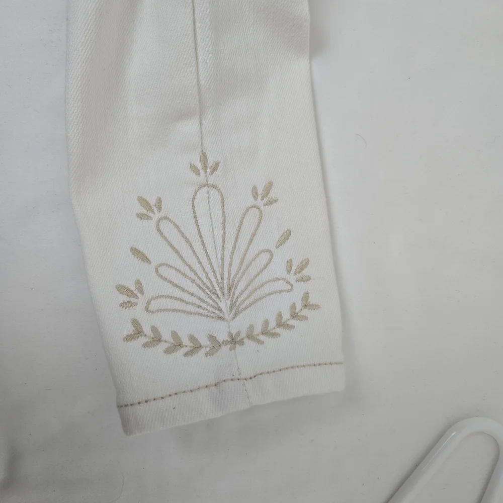 Old Navy Girl Ballerina White Embroidered Adjustable Waist Stretch Jeans 4T NWOT